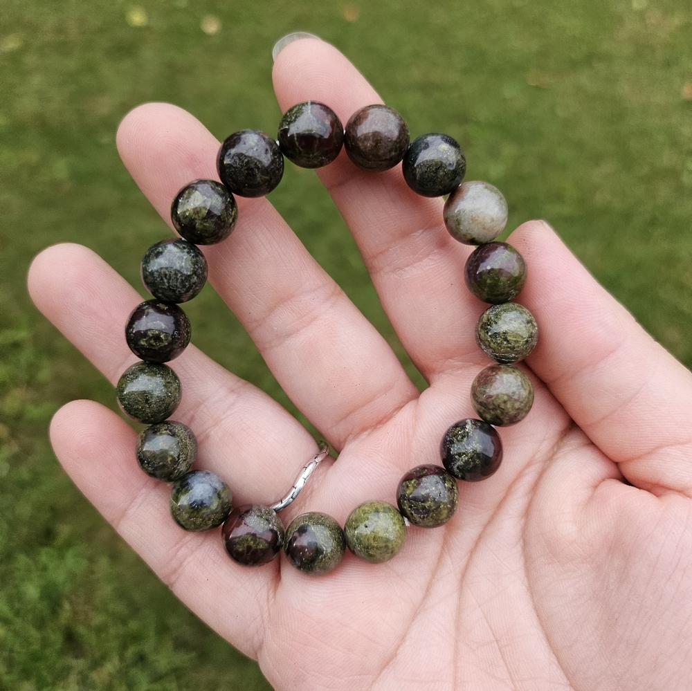 10mm dragon blood bracelet - Picture 2 of 3